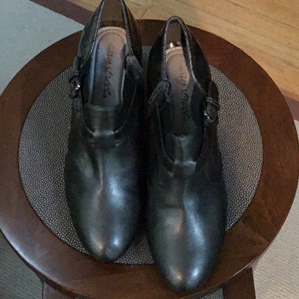 Easy Street Shoes